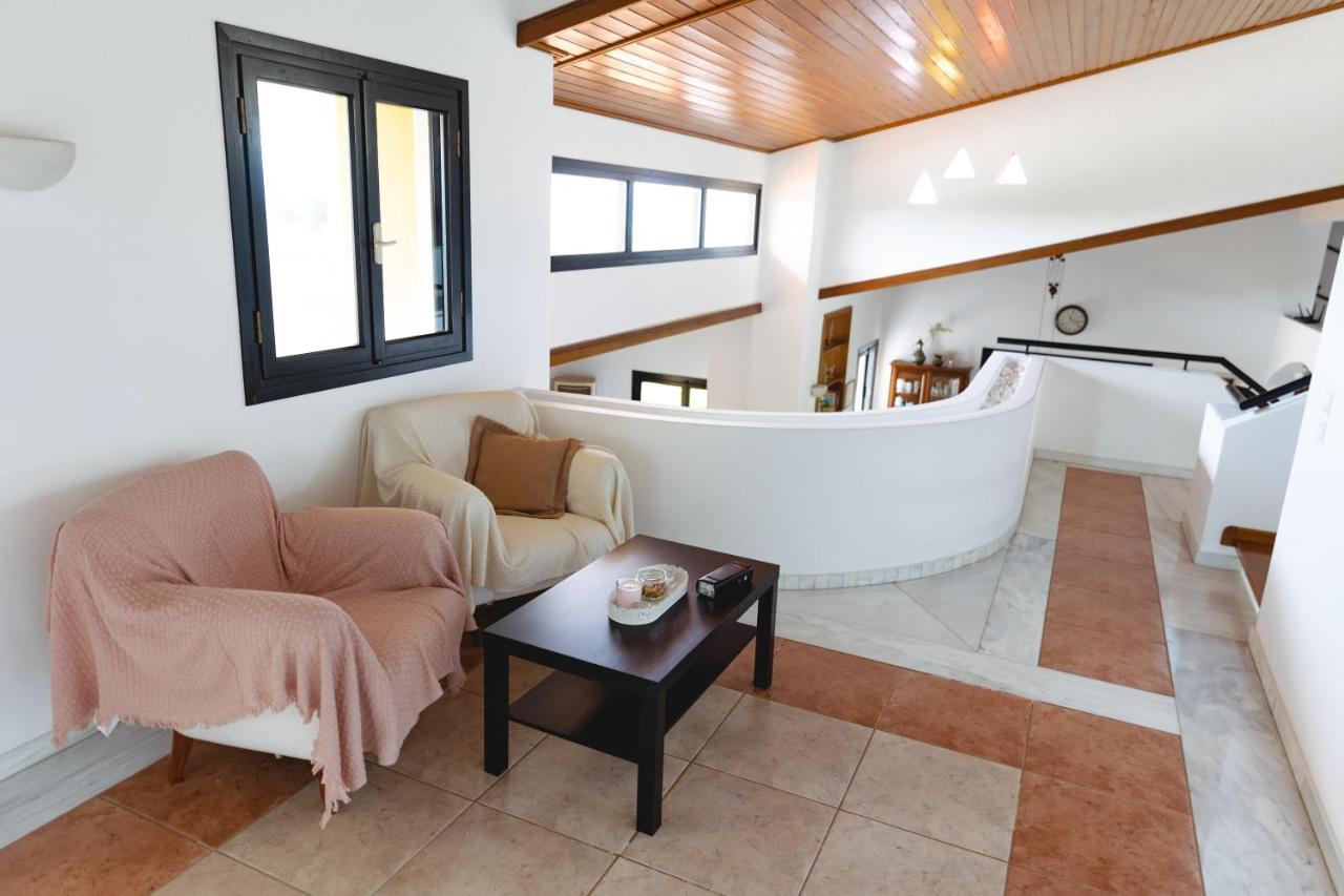 Kouvelia Country Home Luxury Villa Rental Nerotrivia Ngoại thất bức ảnh