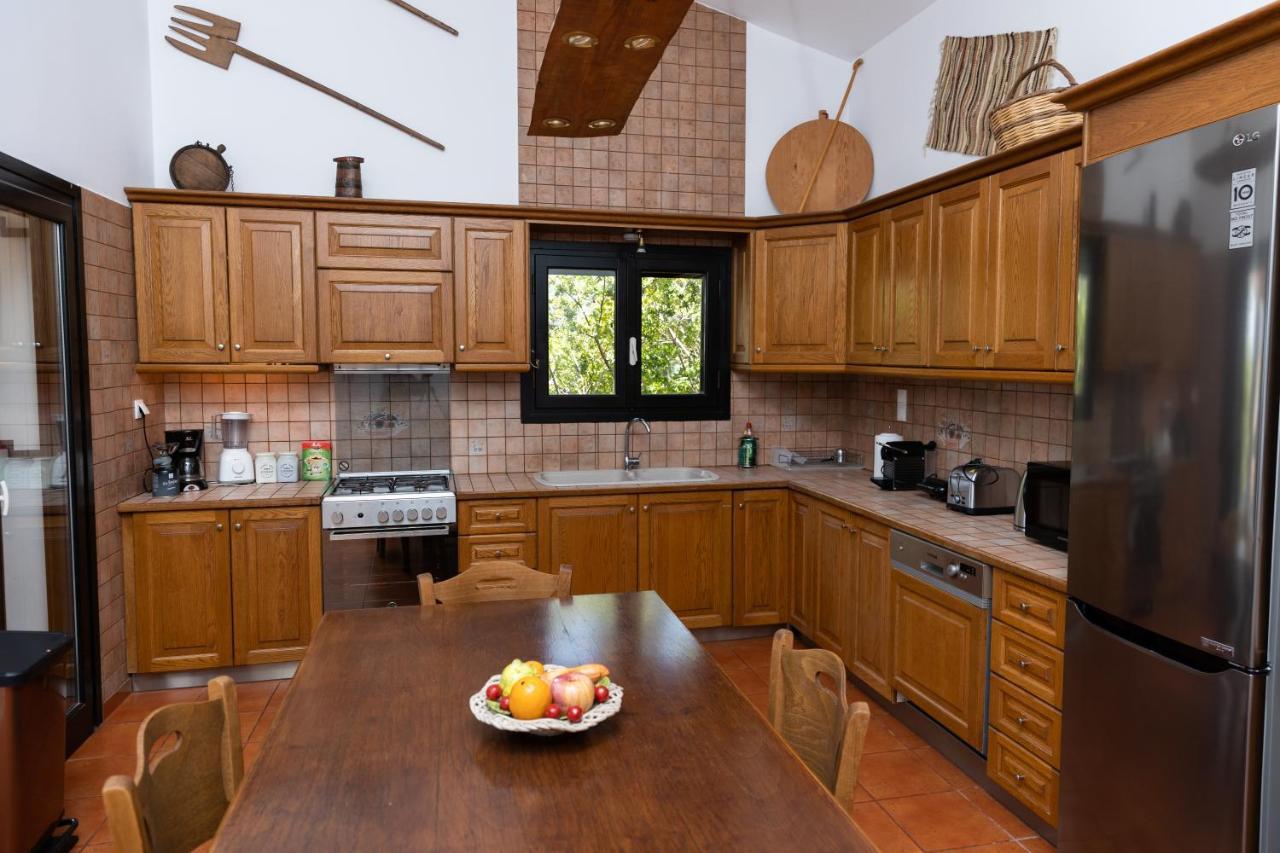 Kouvelia Country Home Luxury Villa Rental Nerotrivia Ngoại thất bức ảnh