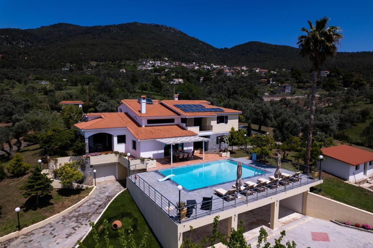 Kouvelia Country Home Luxury Villa Rental Nerotrivia Ngoại thất bức ảnh