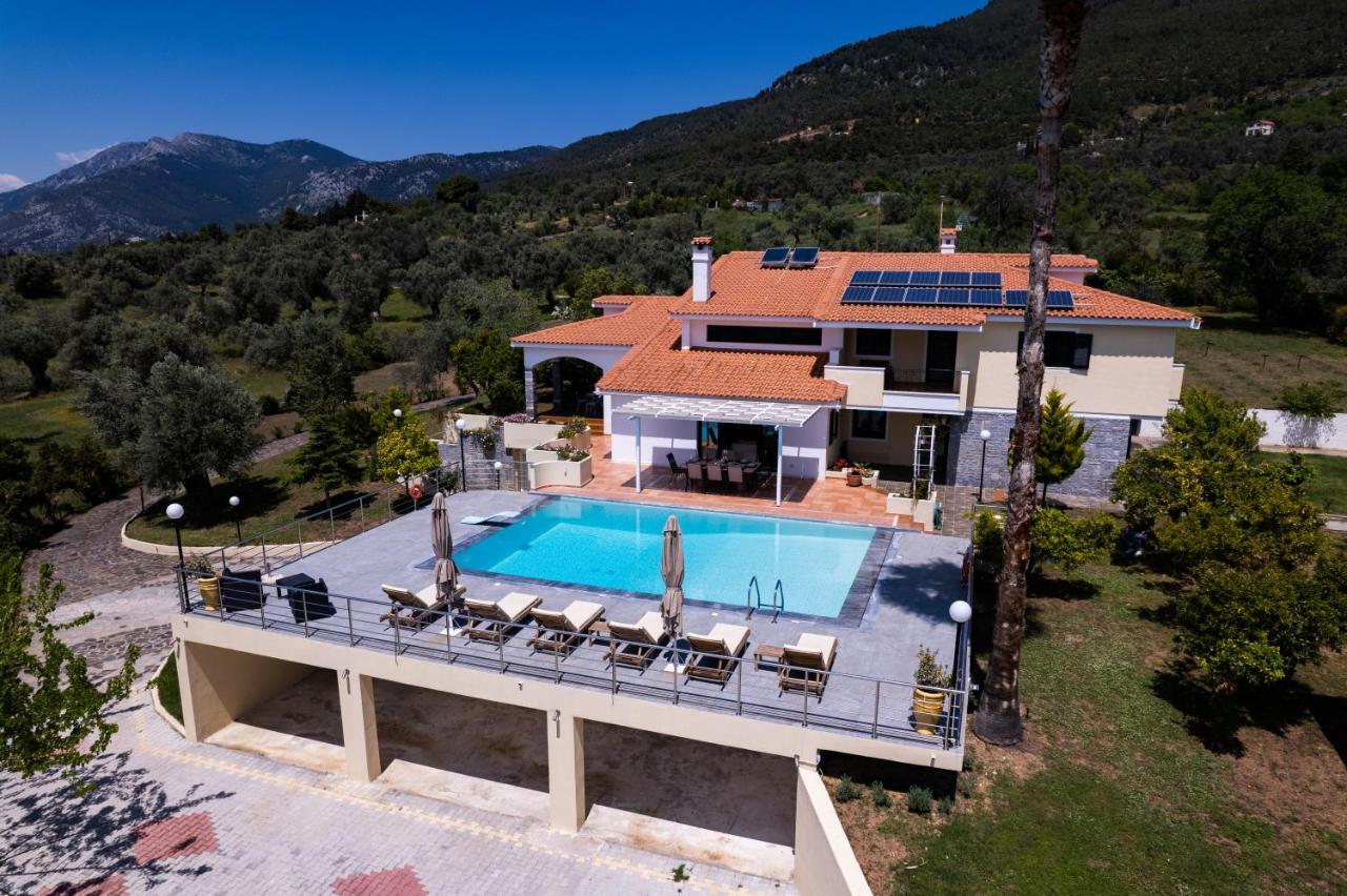 Kouvelia Country Home Luxury Villa Rental Nerotrivia Ngoại thất bức ảnh
